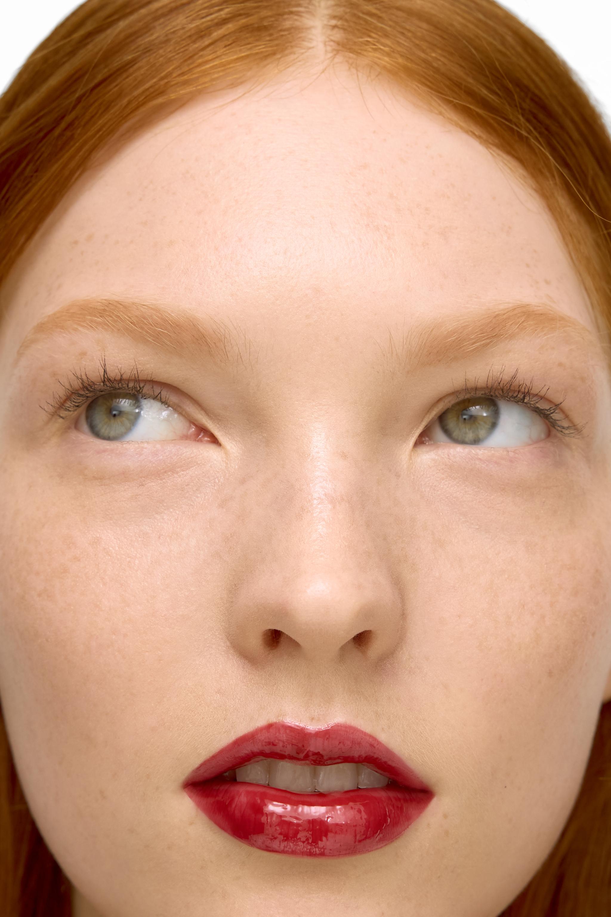 BRILLANT À LÈVRES AVEC SPF 50